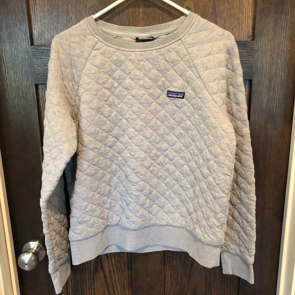 Patagonia quilted gray pullover sweater - large